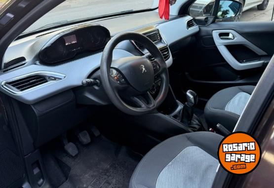 Autos - Peugeot 208 2013 Nafta 109600Km - En Venta