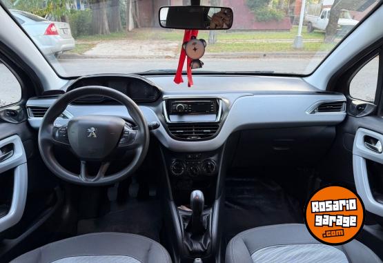 Autos - Peugeot 208 2013 Nafta 109600Km - En Venta