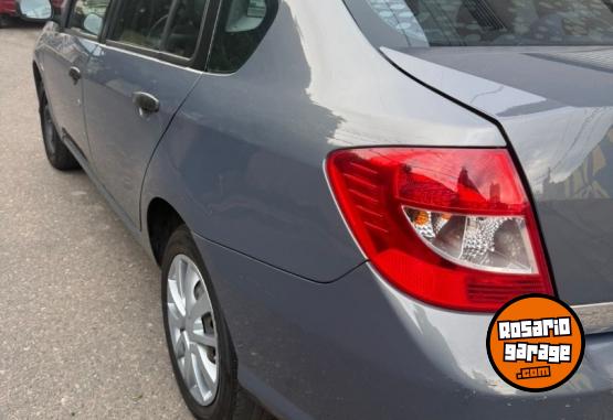 Autos - Renault Symbol 2010 Nafta 144000Km - En Venta