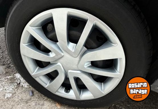 Autos - Renault Symbol 2010 Nafta 144000Km - En Venta