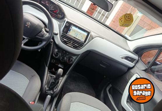 Autos - Peugeot 208 allure 2015 Nafta 132300Km - En Venta