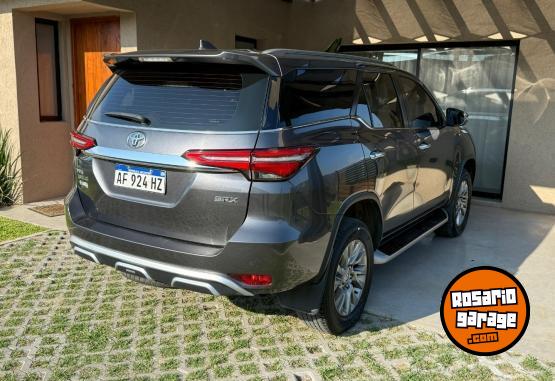Camionetas - Toyota Sw4 SRX 2023 Diesel 89000Km - En Venta