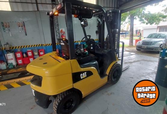 Camiones y Gr�as - Caterpiller autoelevador - En Venta