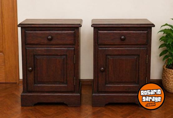 Hogar - �Mesitas de luz de cedro macizo � estilo cl�sico, impecables� - En Venta