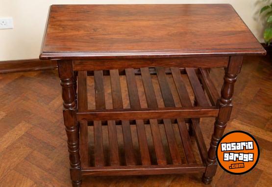 Hogar - Mesa auxiliar de madera maciza con doble estante � estilo cl�sico - En Venta