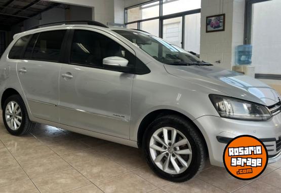 Autos - Volkswagen SURAN HIGHLINE 2015 Nafta 110000Km - En Venta