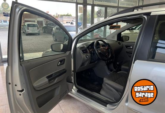 Autos - Volkswagen SURAN HIGHLINE 2015 Nafta 110000Km - En Venta