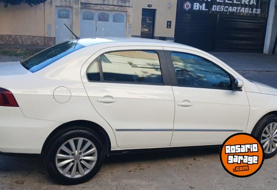 Autos - Volkswagen Voyage 2015 Nafta 153600Km - En Venta