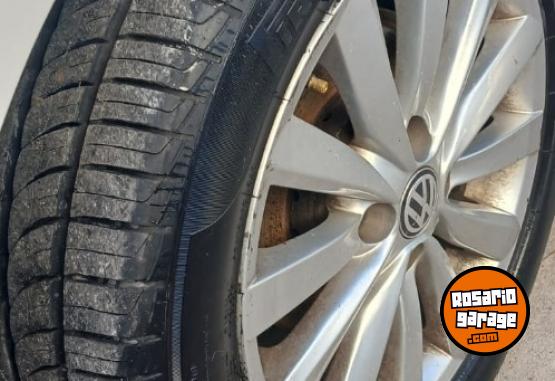 Autos - Volkswagen Voyage 2015 Nafta 153600Km - En Venta