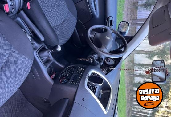 Autos - Peugeot 207 2014 GNC 135000Km - En Venta