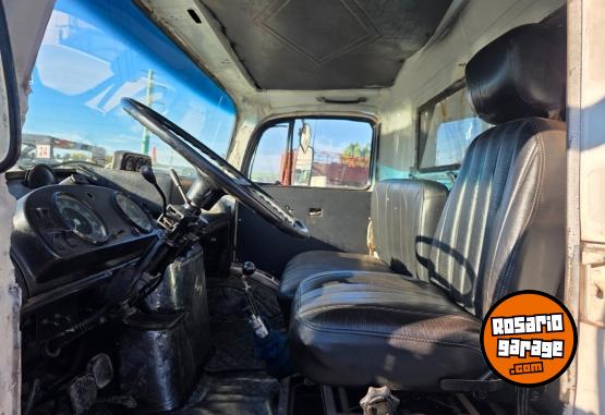 Camiones y Gr�as - VENDO MERCEDES-BENZ 1 L-1114 TURBO A�O 1979 - En Venta