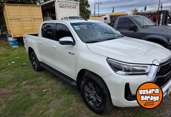 Camionetas - Toyota Hilux srv 2022 Diesel 85000Km - En Venta
