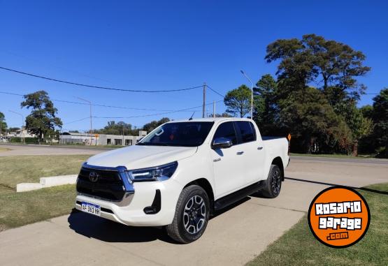 Camionetas - Toyota Hilux DC SRX 2.8 TDI AT 2022 Diesel 115100Km - En Venta