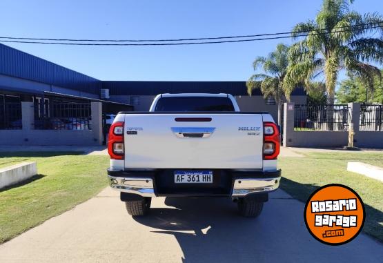 Camionetas - Toyota Hilux DC SRX 2.8 TDI AT 2022 Diesel 115100Km - En Venta