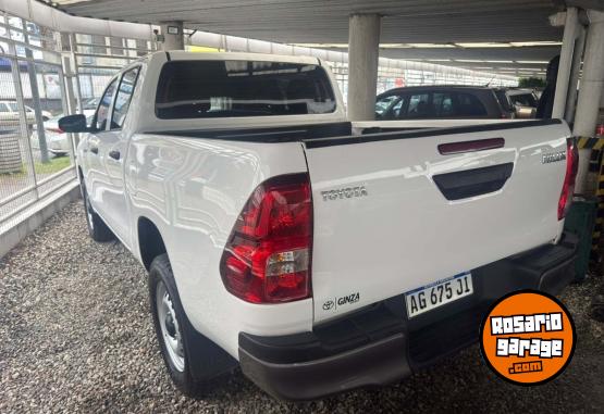Camionetas - Toyota Hilux DC SX 2.4 2024 Diesel 24500Km - En Venta