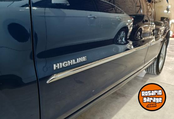 Autos - Volkswagen Suran Highline 2015 Nafta 140000Km - En Venta