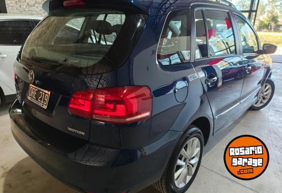 Autos - Volkswagen Suran Highline 2015 Nafta 140000Km - En Venta