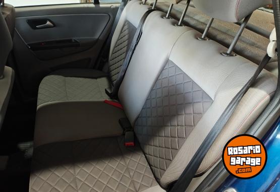 Autos - Volkswagen Suran Highline 2015 Nafta 140000Km - En Venta