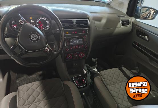 Autos - Volkswagen Suran Highline 2015 Nafta 140000Km - En Venta