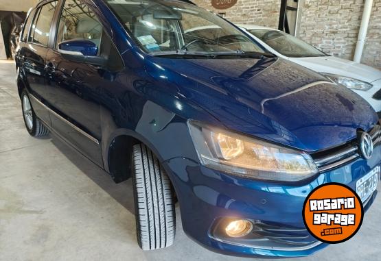 Autos - Volkswagen Suran Highline 2015 Nafta 140000Km - En Venta