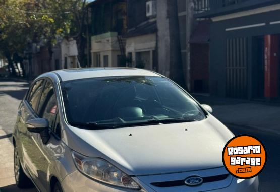 Autos - Ford Fiesta Kinetic 2012 Nafta 136000Km - En Venta