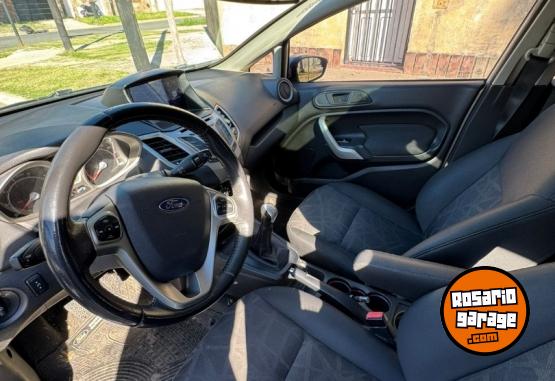 Autos - Ford Fiesta Kinetic 2012 Nafta 136000Km - En Venta