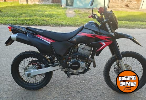 Motos - Honda Tornado 2017 Nafta 14000Km - En Venta