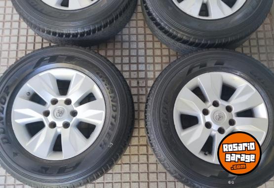 Accesorios para Autos - Llantas 17 Toyota Hilux SRV Muy buenas $.1.500.000 las 4. NO BAJO PRECIO - En Venta
