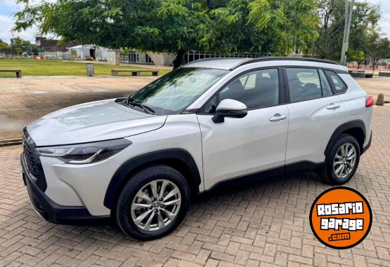 Autos - Toyota COROLLA CROSS XLI 2.0 CVT 2022 Nafta  - En Venta