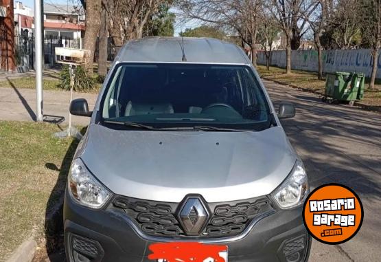 Utilitarios - Renault Kangoo 2020 Nafta 88000Km - En Venta