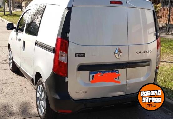 Utilitarios - Renault Kangoo 2020 Nafta 88000Km - En Venta