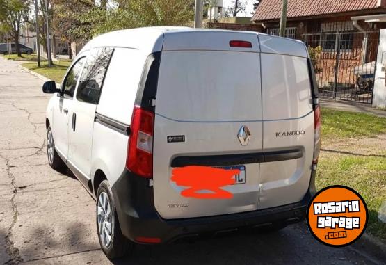 Utilitarios - Renault Kangoo 2020 Nafta 88000Km - En Venta