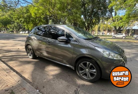 Autos - Peugeot Allure 208 2014 Nafta 143000Km - En Venta