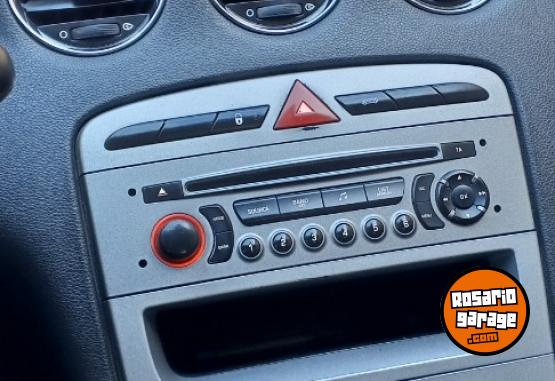 Autos - Peugeot 308 Active 2014 Nafta 139000Km - En Venta