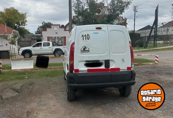 Utilitarios - Renault Kangoo furgon 2015 Nafta 1500Km - En Venta