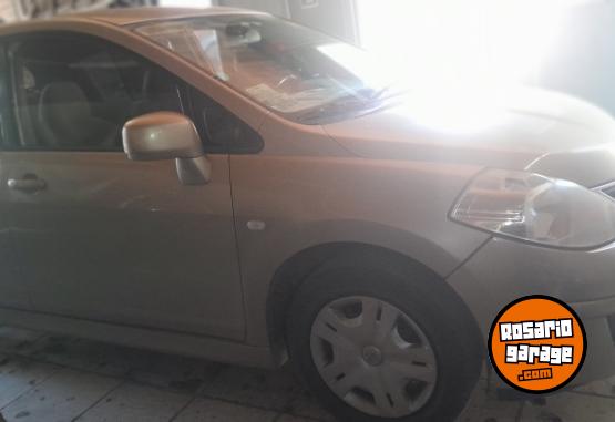 Autos - Nissan Tiida 2011 Nafta 190000Km - En Venta