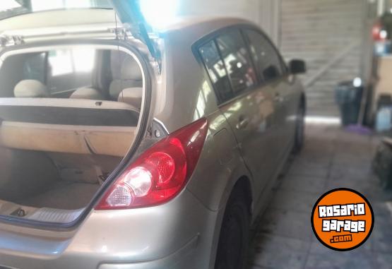 Autos - Nissan Tiida 2011 Nafta 190000Km - En Venta