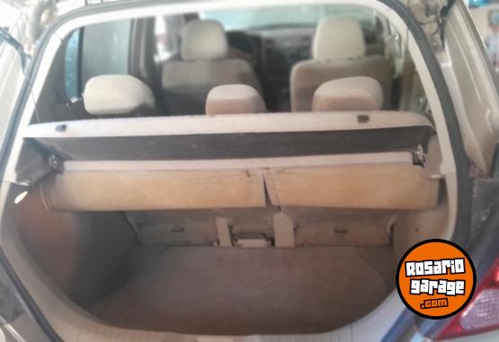 Autos - Nissan Tiida 2011 Nafta 190000Km - En Venta