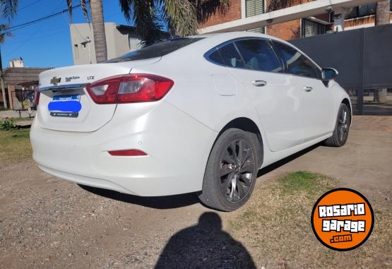 Autos - Chevrolet CRUZE LTZ  automatico 4 p 2018 Nafta 186000Km - En Venta