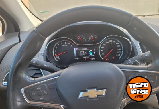 Autos - Chevrolet CRUZE LTZ  automatico 4 p 2018 Nafta 186000Km - En Venta