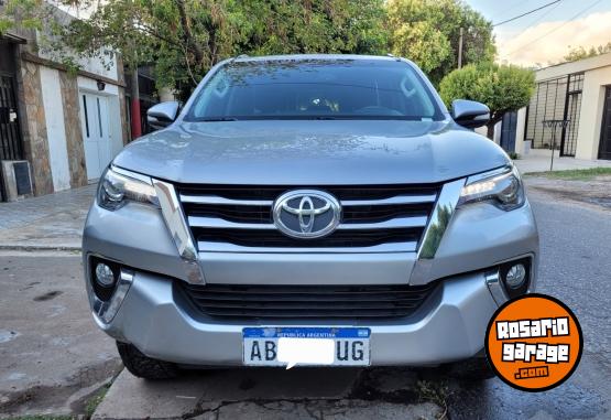 Camionetas - Toyota SW4 SRX AT. 2017 Diesel 137500Km - En Venta