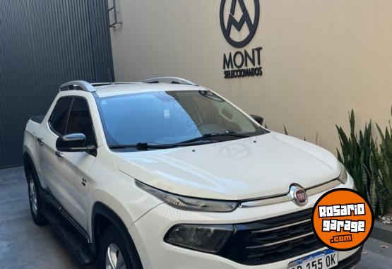 Utilitarios - Fiat TORO VOLCANO 4X4 2017 Diesel 140000Km - En Venta