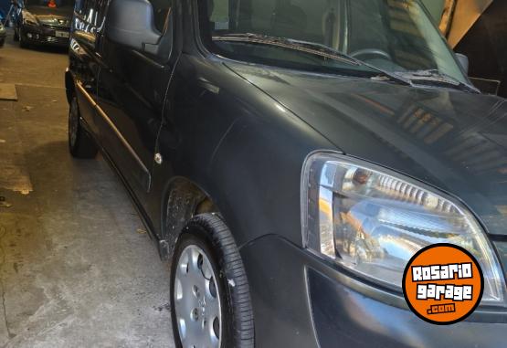 Utilitarios - Peugeot Partnet 2013 GNC 220000Km - En Venta