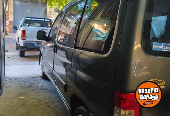 Utilitarios - Peugeot Partnet 2013 GNC 220000Km - En Venta