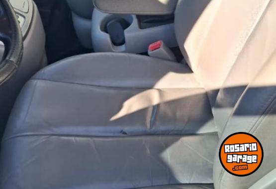 Camionetas - Kia Carnival EX 2008 Diesel 277000Km - En Venta