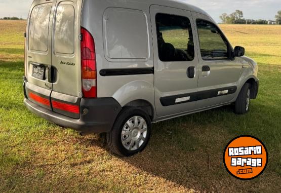 Utilitarios - Renault Kangoo confort 5as 2015 GNC 157000Km - En Venta