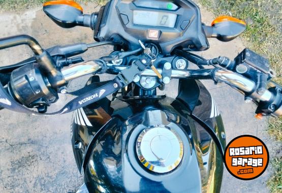 Motos - Honda New Tit�n 2016 Nafta 5800Km - En Venta