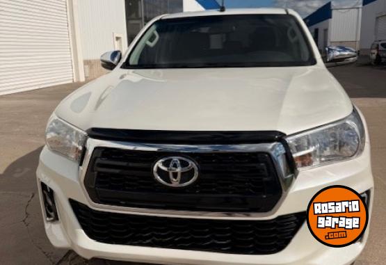 Camionetas - Toyota Hilux SRV 4 x 4 Aut 2020 Diesel 58000Km - En Venta
