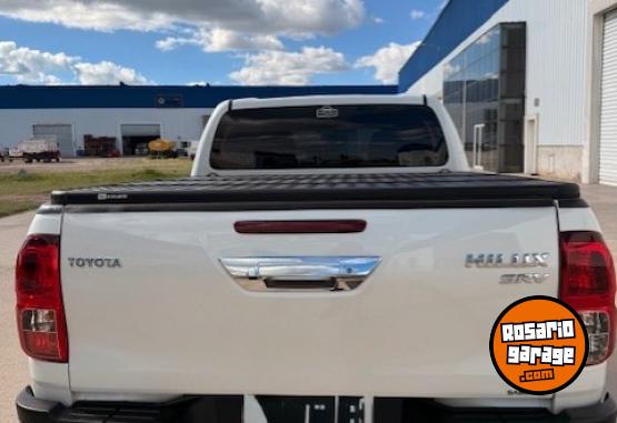 Camionetas - Toyota Hilux SRV 4 x 4 Aut 2020 Diesel 58000Km - En Venta