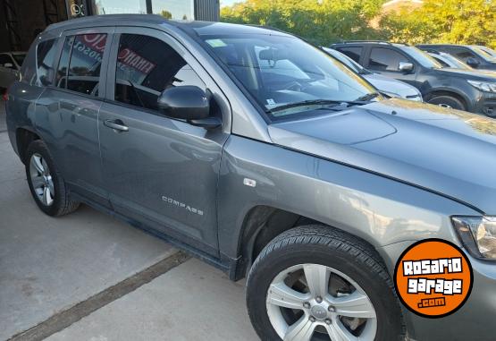 Camionetas - Jeep Compass 4x4 2014 Nafta 126000Km - En Venta